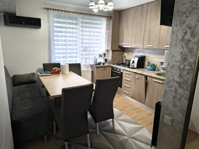 Apartament 3 camere semidecomandat, 49 mp, parter, Baciu + parcare inclusă