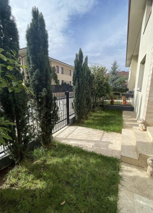 Casă tip triplex – unitate de capăt, 114 mp, Curte proprie, Panouri fotovolta