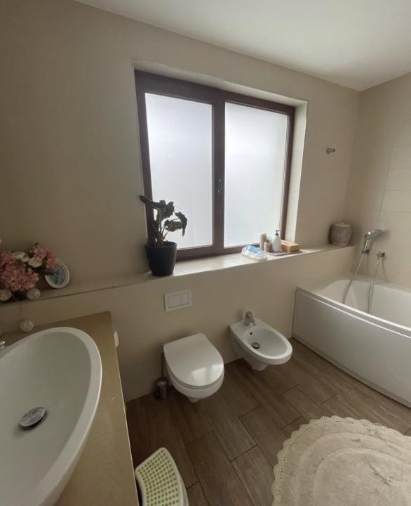 Casă tip triplex – unitate de capăt, 114 mp, Curte proprie, Panouri fotovolta