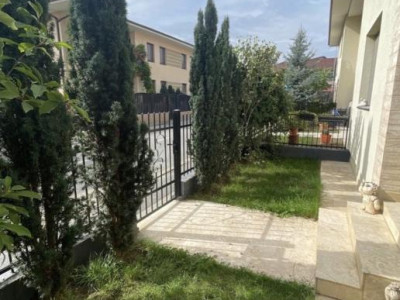 Casă tip triplex – unitate de capăt, 114 mp, Curte proprie, Panouri fotovolta