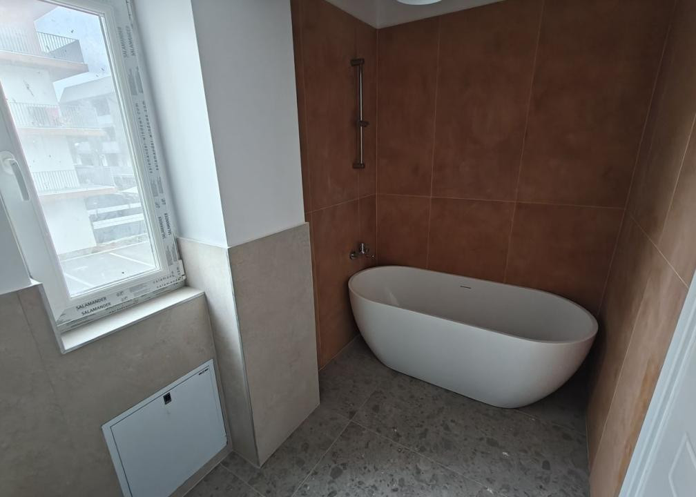 Apartament 3 camere , 2 bai, 67 MP, terasa 14 mp Cetatii .