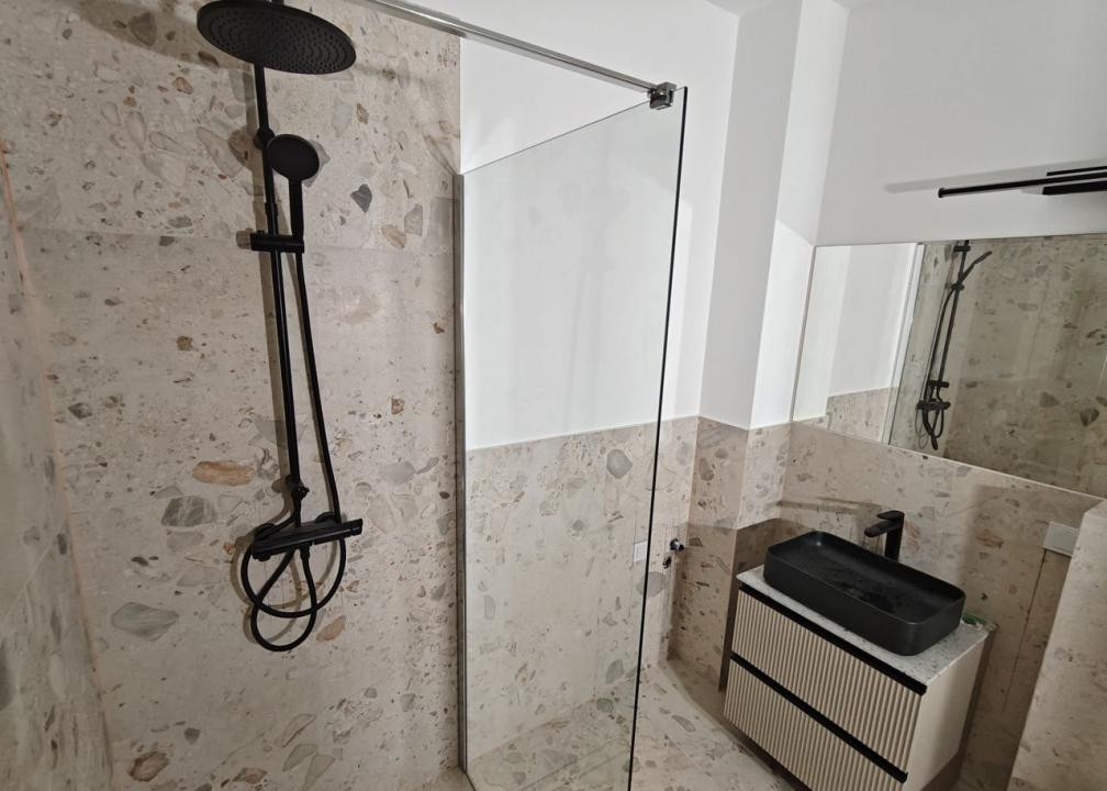 Apartament 2 camere / bloc 2026/strada Eroilor/ mobilat/ parcare