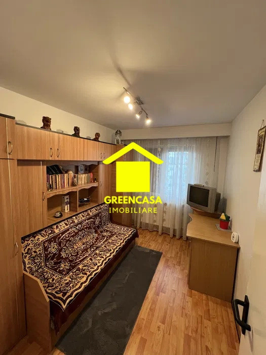 Apartament 3 camere, 54mp, garaj, 2 boxe, zona La Terenuri, Manastur