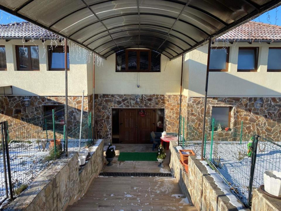 Conac impresionant, situat într-una dintre cele mai exclusiviste zone din Cluj