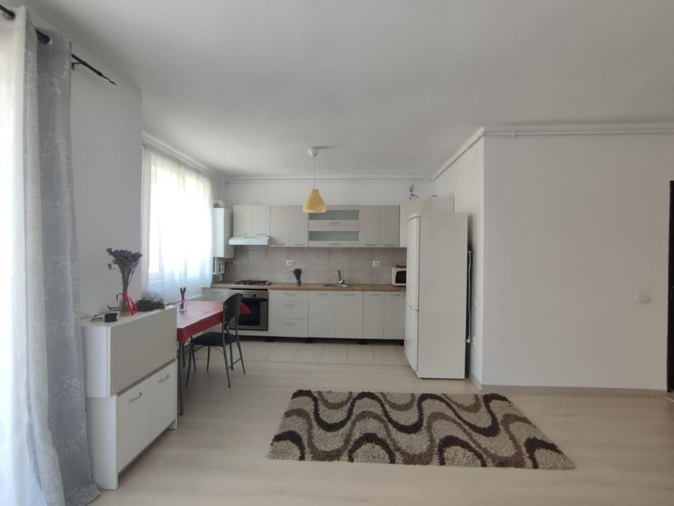 Apartament de închiriat, 1 cameră,  parcare, Str. Florilor, Florești 