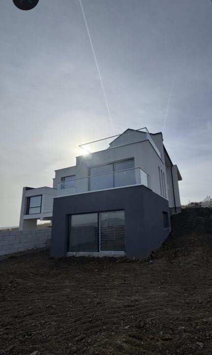 Casă modernă de vânzare pe strada Soporului – confort, eficiență și tehnologie 