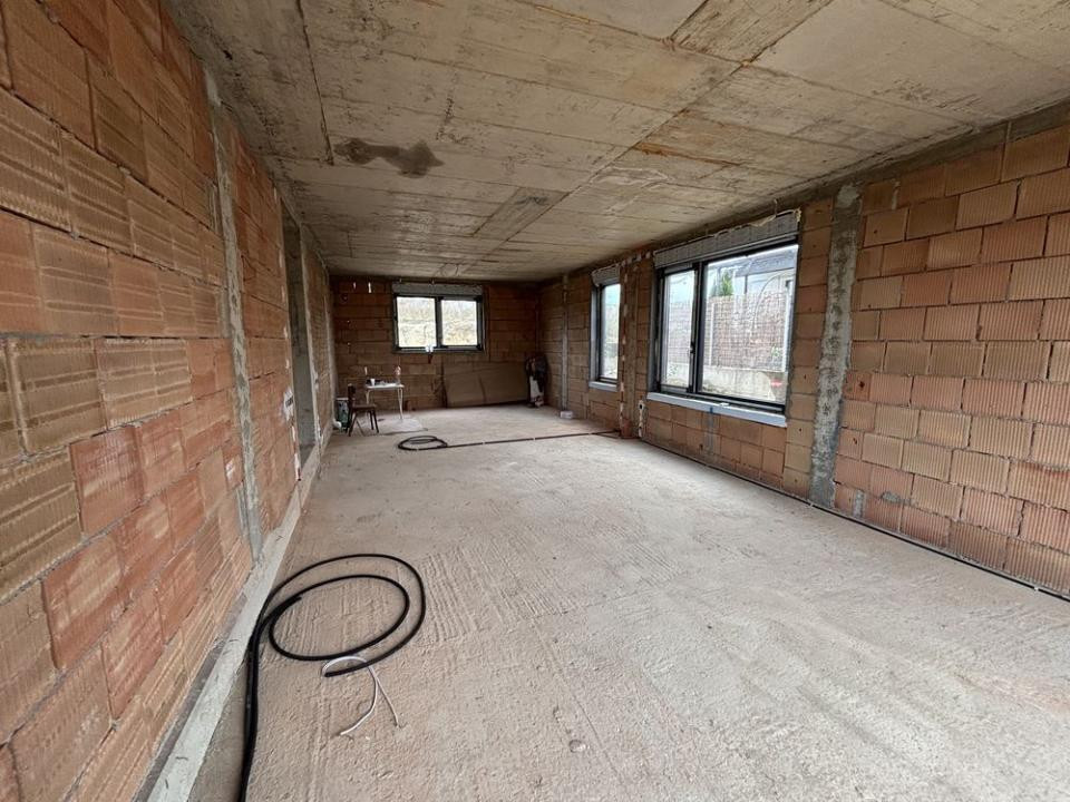 Casă duplex de vânzare în Borhanci – spațiu generos, finisaje moderne