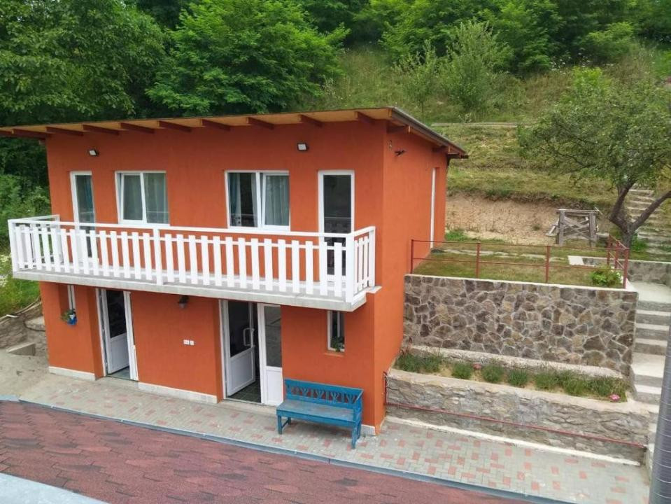 Casă de vacanță de vânzare – Feleacu, Cluj | Două unități | Piscină | Priveliște