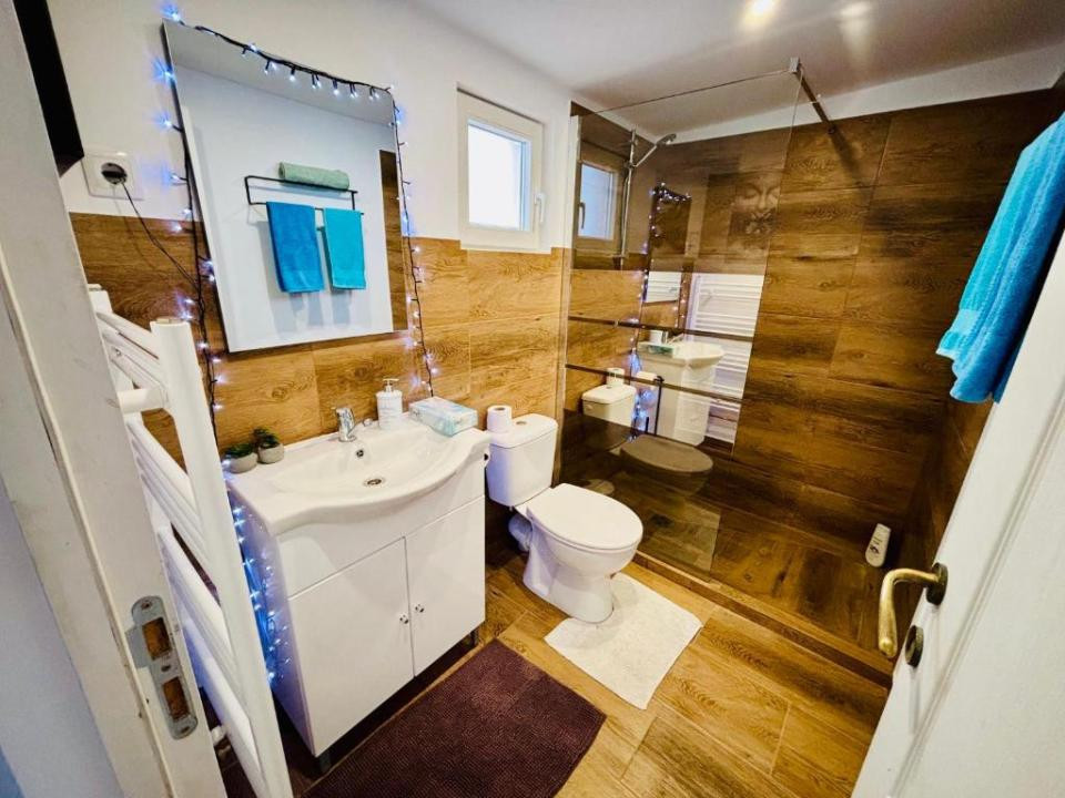 Casă de vacanță de vânzare – Feleacu, Cluj | Două unități | Piscină | Priveliște