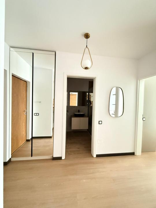 Apartament 2 camere, etaj 1, nelocuit, zona Eroilor