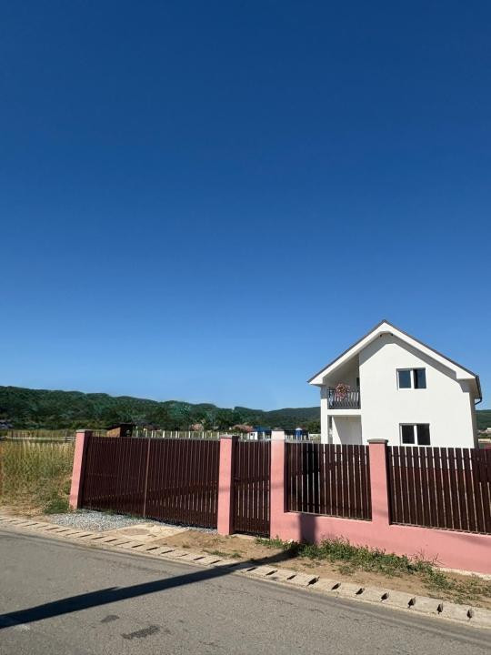 Casă individuală de vânzare în Gilău – spațiu, confort și liniște!