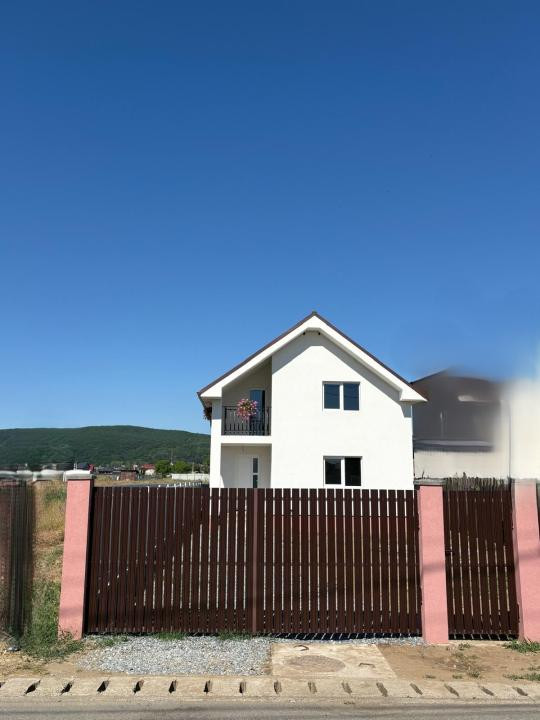 Casă individuală de vânzare în Gilău – spațiu, confort și liniște!