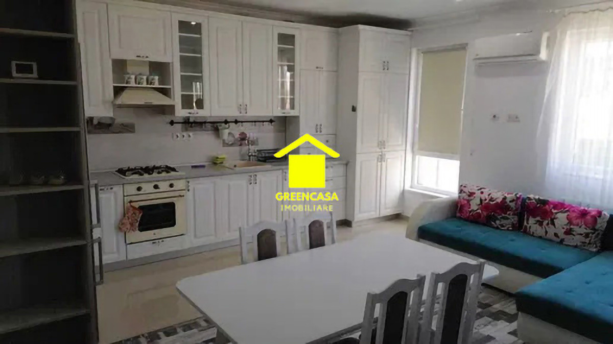 Apartament de vanzare 3 camere zona Sub-Cetate