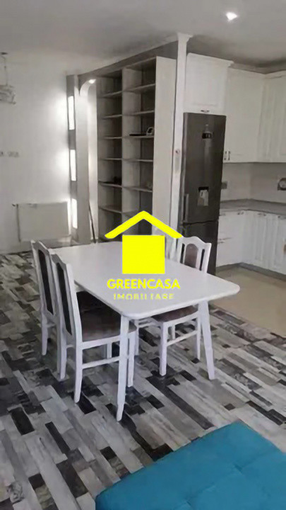 Apartament de vanzare 3 camere zona Sub-Cetate