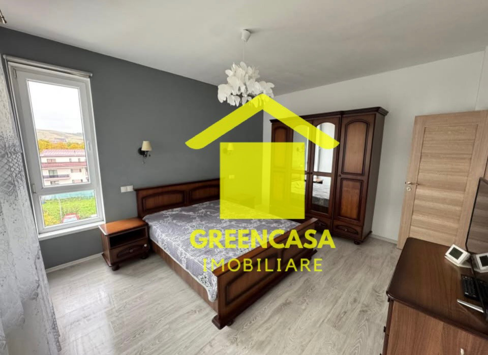 Apartament de vanzare 3 camere zona Sub-Cetate