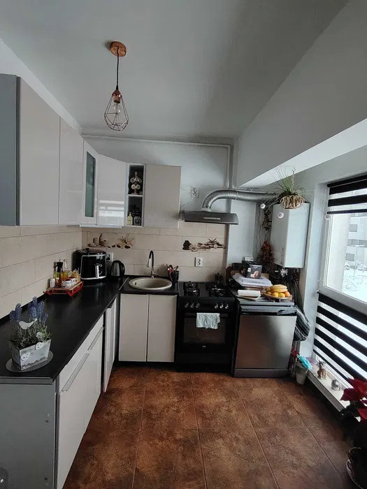 Apartament 2 camere de 45mp , zona Floresti : Tineretului 