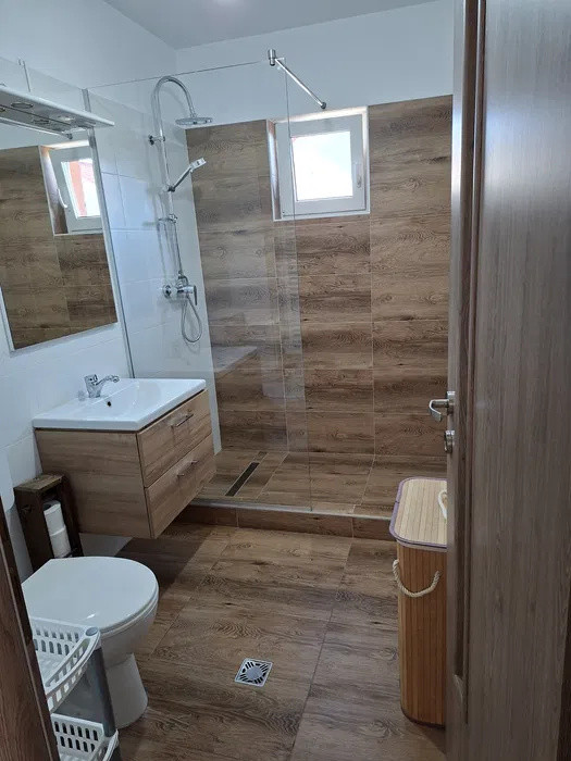 Apartament 2 camere de 53mp plus balcon 4mp , zona : Floresti Eroilor