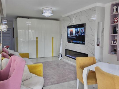 Apartament 3 camere de 82mp plus 2 terase 25mp , zona : Cluj Sopor