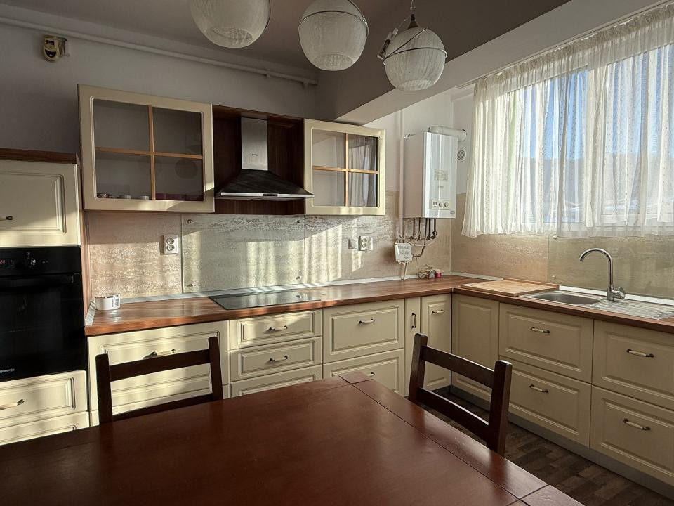 Apartament 3 camere de 56mp , 6mp balcon zona : Floresti Florilor 