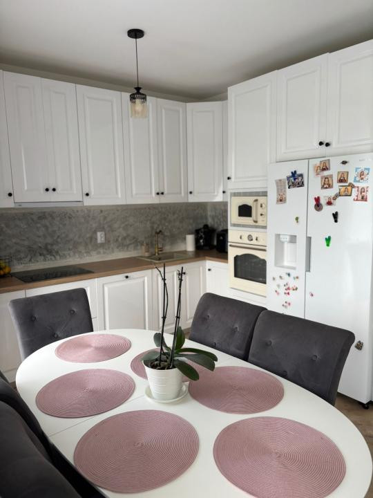 Casă cochetă într-un ansamblu privat, liniște, siguranță și confort 