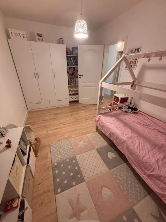 Casă cochetă într-un ansamblu privat, liniște, siguranță și confort 