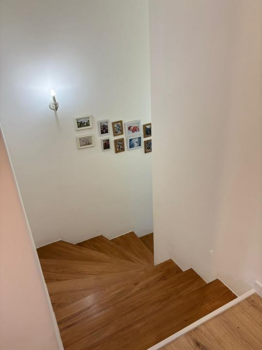 Casă cochetă într-un ansamblu privat, liniște, siguranță și confort 