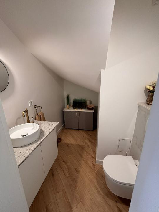 Casă cochetă într-un ansamblu privat, liniște, siguranță și confort 