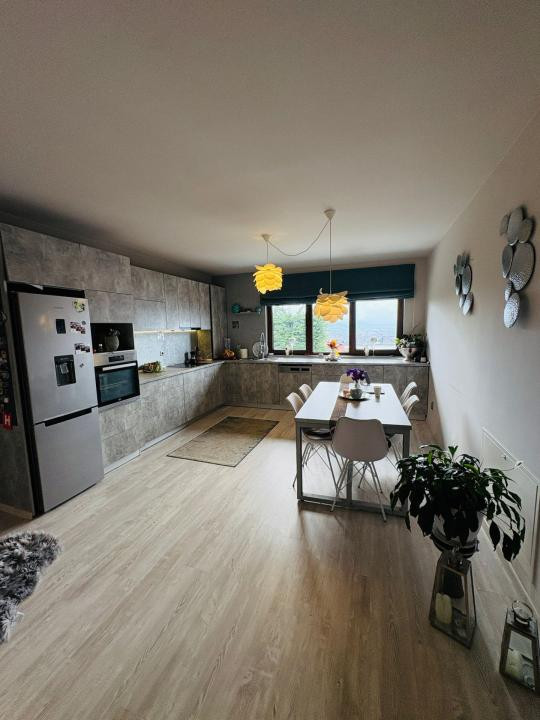 Duplex de vanzare de 204mp , plus teren 274mp , zona : Floresti Narciselor 