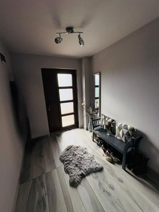 Duplex de vanzare de 204mp , plus teren 274mp , zona : Floresti Narciselor 