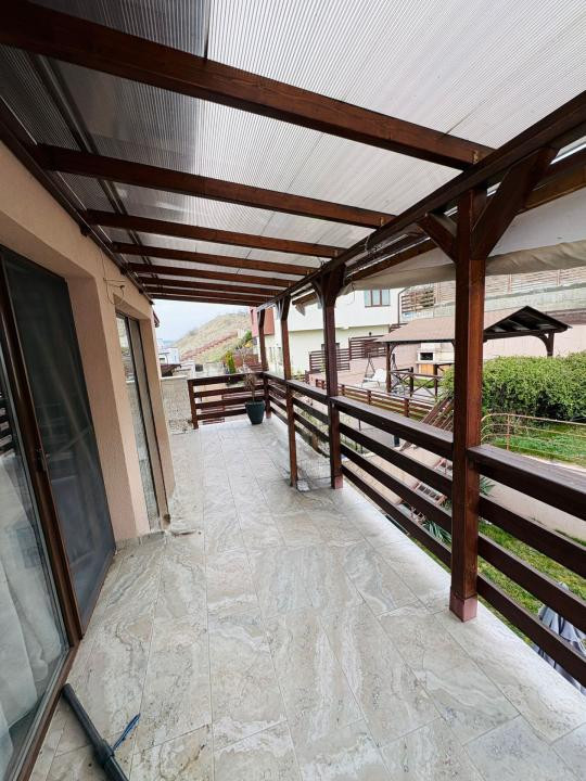 Duplex de vanzare de 204mp , plus teren 274mp , zona : Floresti Narciselor 