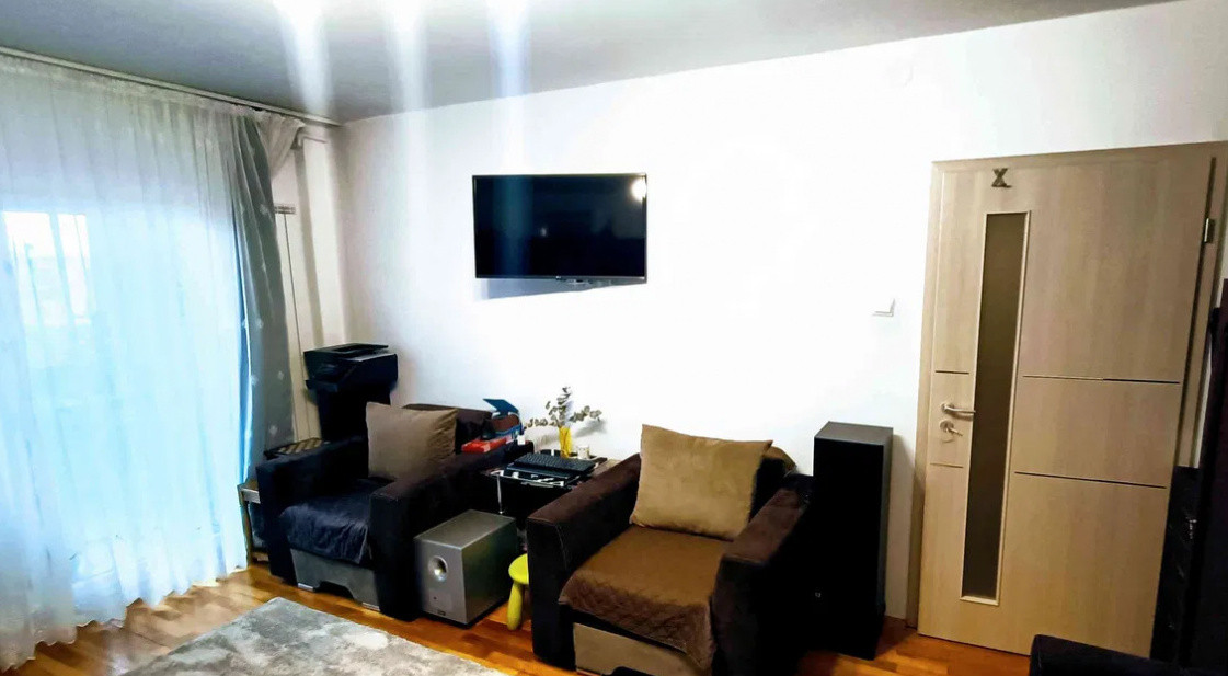 Apartament cu 2 camere, Între Lacuri