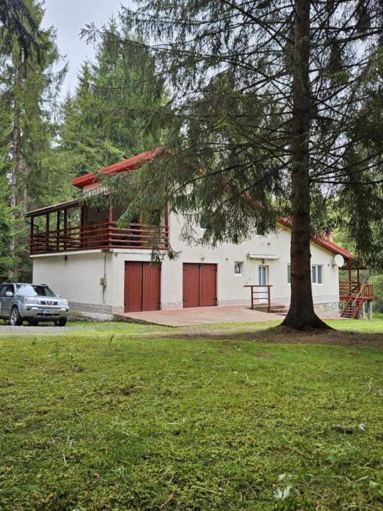 Casă de vacanță spațioasă în Călățele Pădure – Dealul Negru, teren 2000 mp