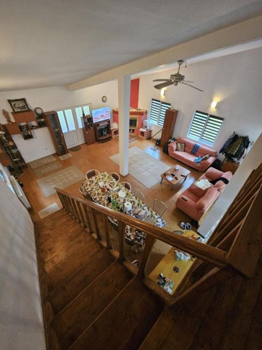 Casă de vacanță spațioasă în Călățele Pădure – Dealul Negru, teren 2000 mp