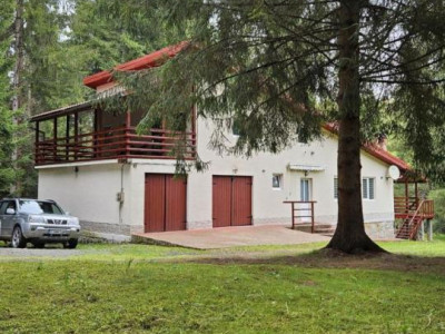 Casă de vacanță spațioasă în Călățele Pădure – Dealul Negru, teren 2000 mp
