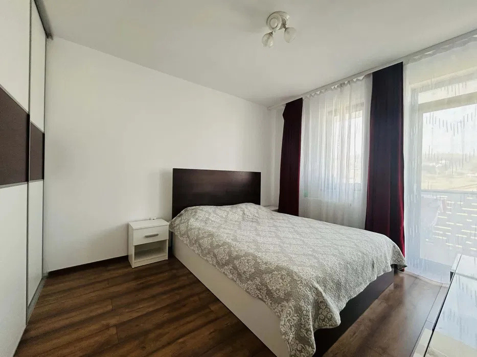 Apartament 3 camere, 2 balcoane, parcare inclusă, str. Stejarului