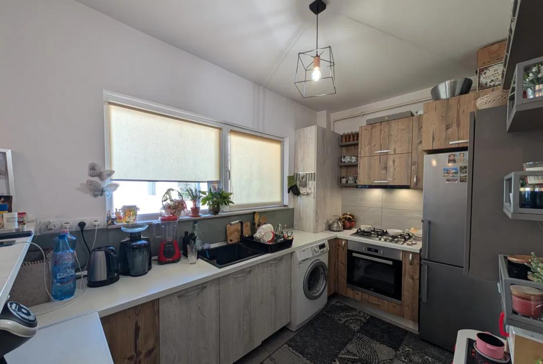 Apartament 2 camere, strada Eroilor Floresti