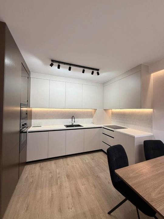 Apartament 2 camere, modern, nelocuit, zona Eroilor