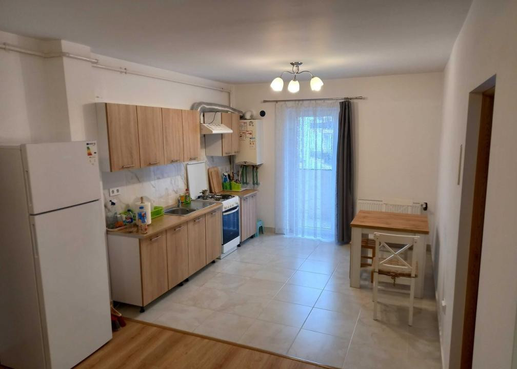 Apartament 2 camere, 44mp, balcon 7mp, zona Florilor