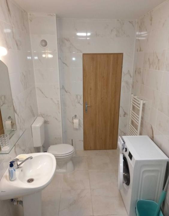 Apartament 2 camere, 44mp, balcon 7mp, zona Florilor