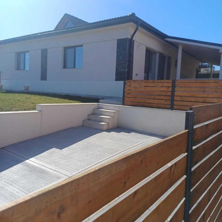 Casă individuală modernă, pe un singur nivel, Corușu, la 10 minute de Lidl Baciu