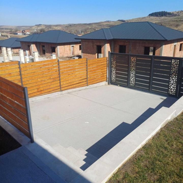 Casă individuală modernă, pe un singur nivel, Corușu, la 10 minute de Lidl Baciu