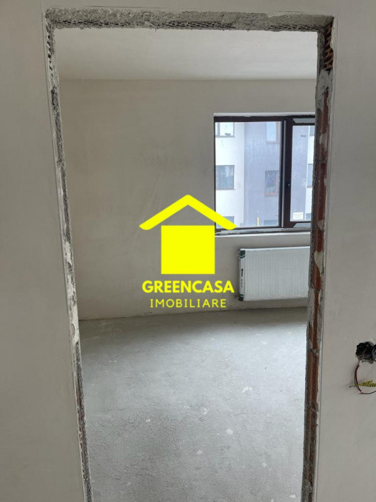  3 Camere , 84mp Sub Cetate / Bloc Nou / Poligon