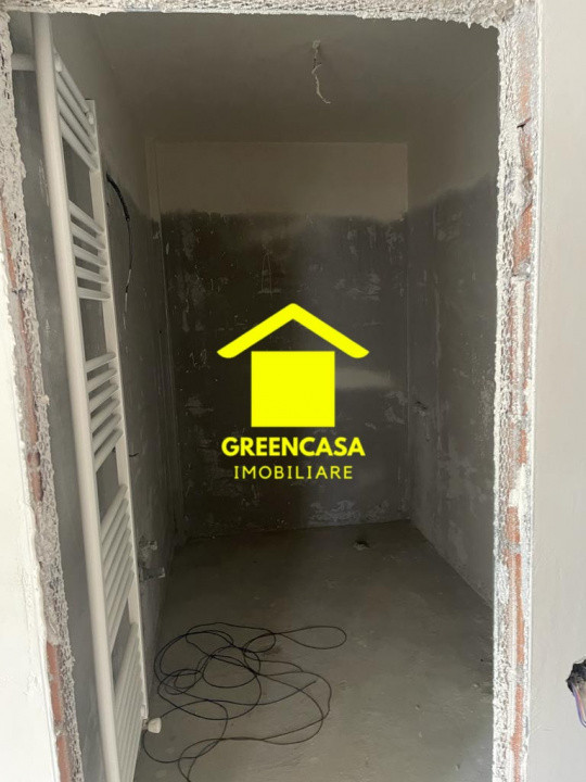  3 Camere , 84mp Sub Cetate / Bloc Nou / Poligon