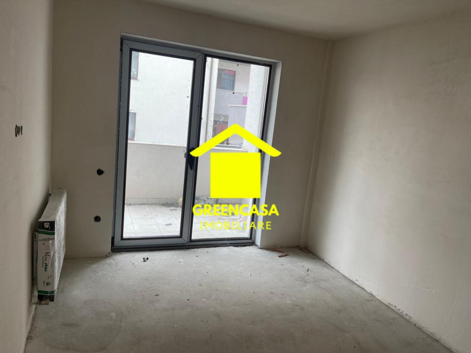  3 Camere , 84mp Sub Cetate / Bloc Nou / Poligon