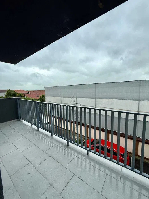 Apartament 2 camere de 48m plus 8mp balcon zona : Floresti Eroilor 