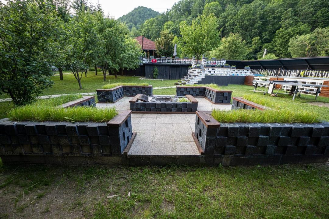 Refugiu de Lux în Inima Naturii Cabană Premium cu Piscină, Jacuzzi și 2000 mp 