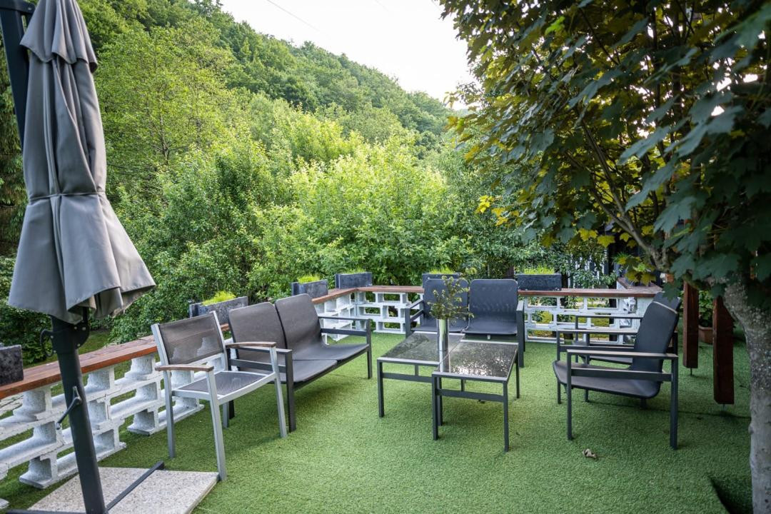 Refugiu de Lux în Inima Naturii Cabană Premium cu Piscină, Jacuzzi și 2000 mp 