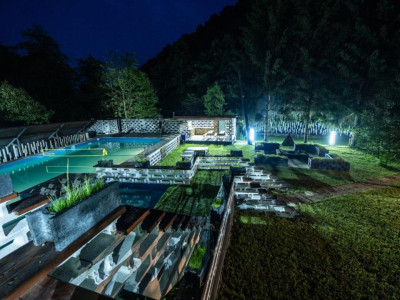 Refugiu de Lux în Inima Naturii Cabană Premium cu Piscină, Jacuzzi și 2000 mp 