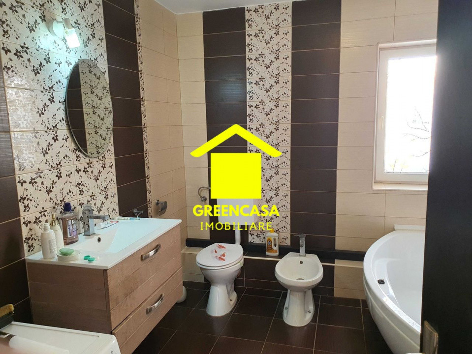 Penthouse de 200mp, terasa panoramica, la doar 5 minute de VIvo