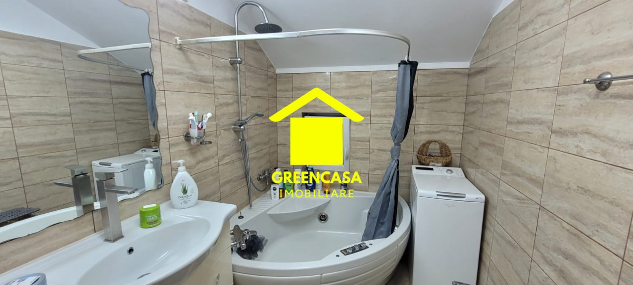 Apartament de vanzare, 2 camere decomandate, Floresti
